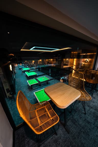 Café tables with a view over the hall