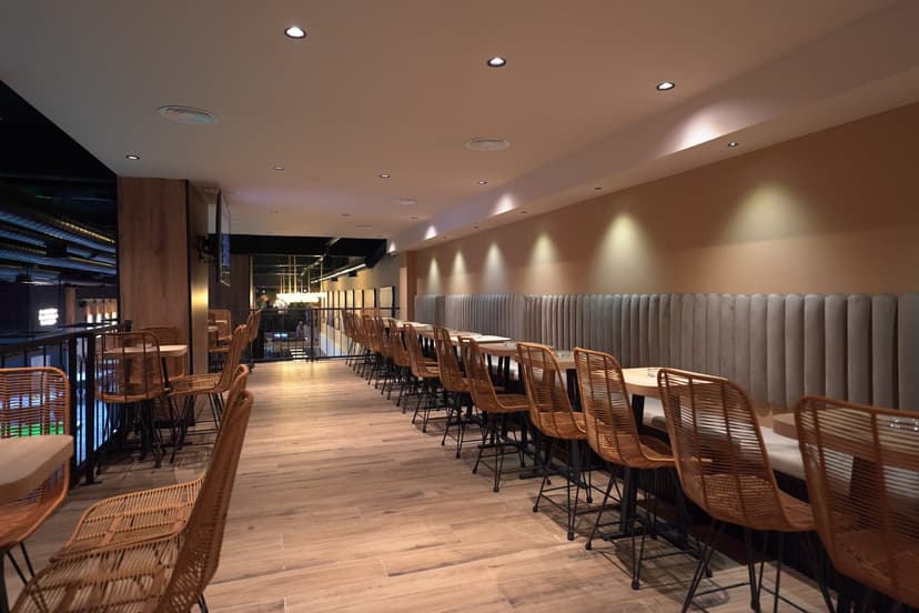 Restaurant area with a panoramic view of the hall